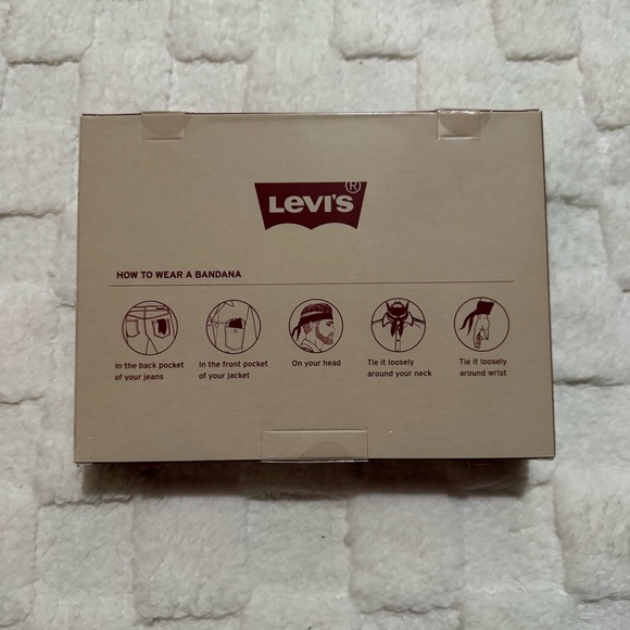 Levi's Black and White Bandana Set 6 Pack, 100% Cotton NWT - Picture 2 of 3